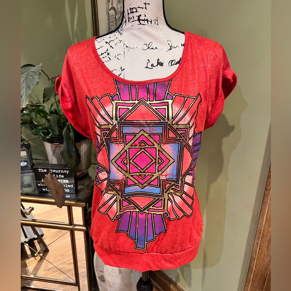 Bongo graphic top with open back vintage